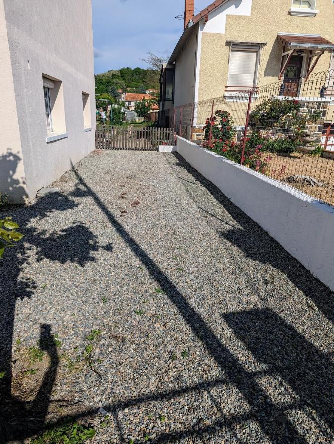 Studio 26 Vic-le-Comte Exterior foto